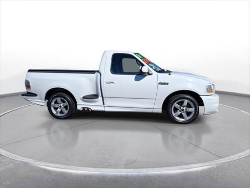 Used 2001 Ford F150 Lightning RWD image 9