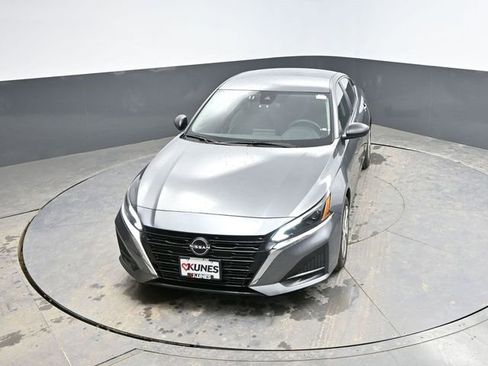 Used 2024 Nissan Altima 2.5 S image 33