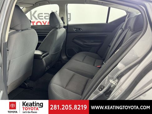 Used 2024 Nissan Altima 2.5 SV image 14