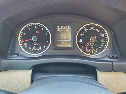 Used 2017 Volkswagen Tiguan Wolfsburg Edition AWD/4WD image 10