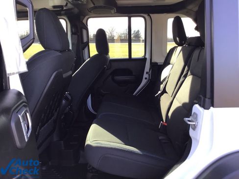 Used 2022 Jeep Wrangler Unlimited Rubicon 4xe w/ Cold Weather Group image 12