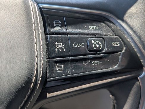 Used 2022 Jeep Grand Cherokee Overland AWD/4WD image 31
