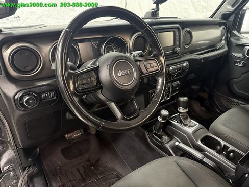 Used 2019 Jeep Wrangler Unlimited Sport S image 3