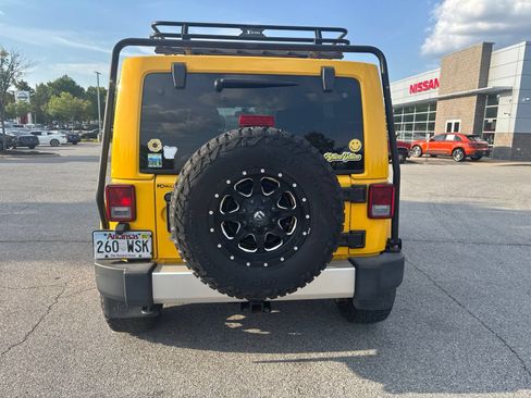Used 2015 Jeep Wrangler Unlimited Sahara w/ Max Tow Package AWD/4WD image 6