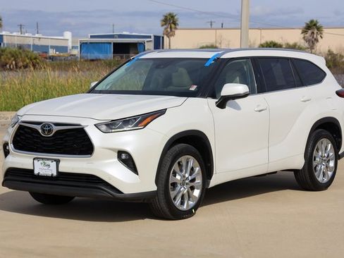 Certified 2021 Toyota Highlander Limited image 3