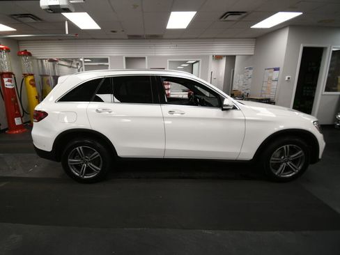 Used 2021 Mercedes-Benz GLC 300 4MATIC image 9