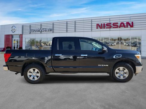 Certified 2017 Nissan Titan SV image 6