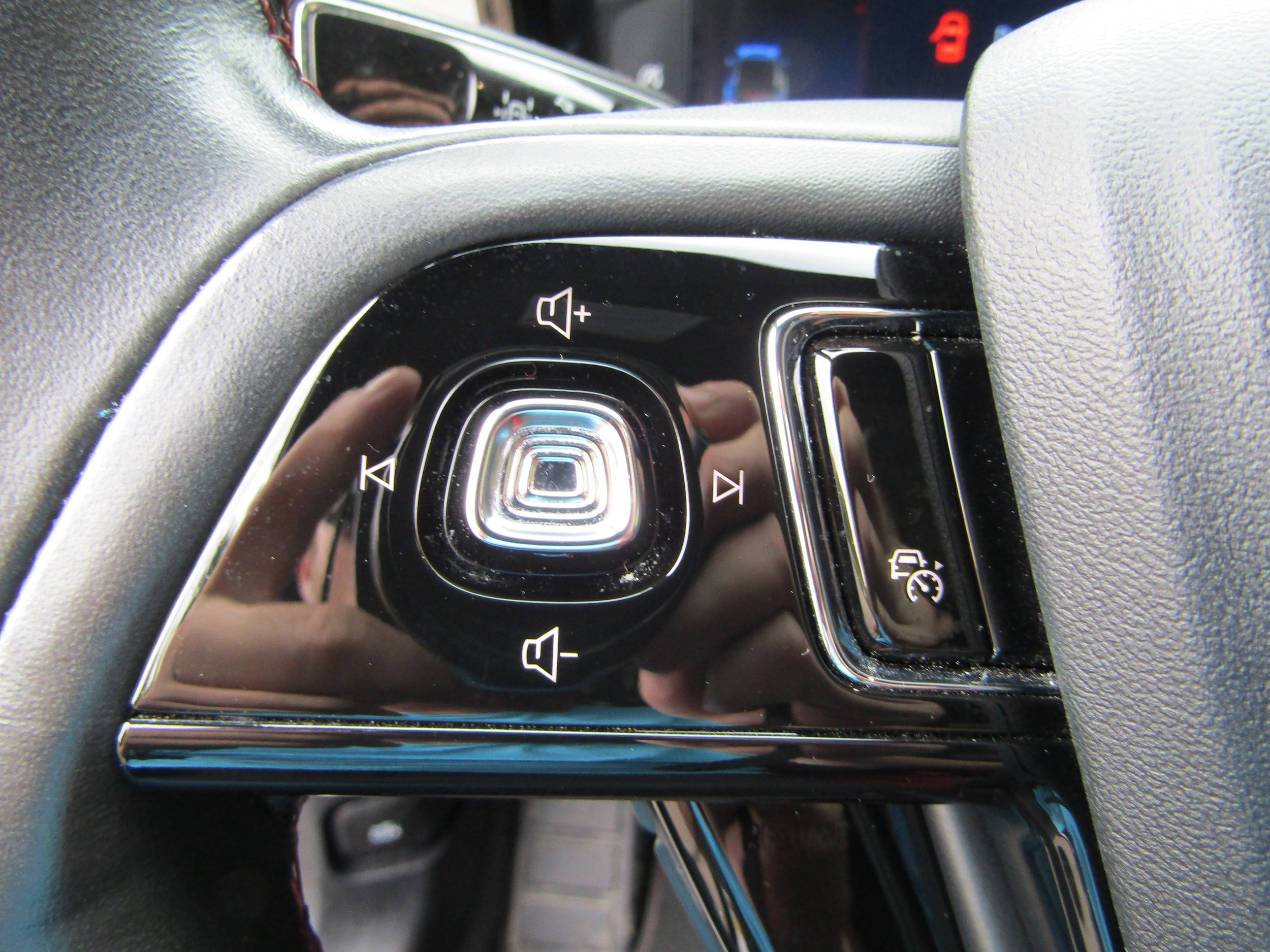 Used 2024 Lincoln Corsair Reserve w/ Equipment Group 201A AWD/4WD image 29