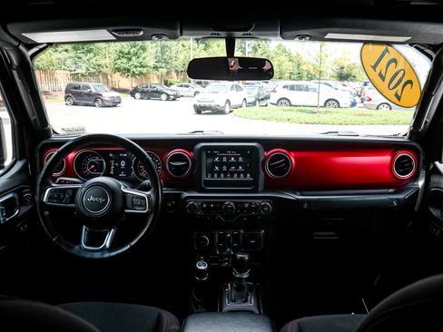 Used 2021 Jeep Gladiator Rubicon w/ Cold Weather Group AWD/4WD image 27
