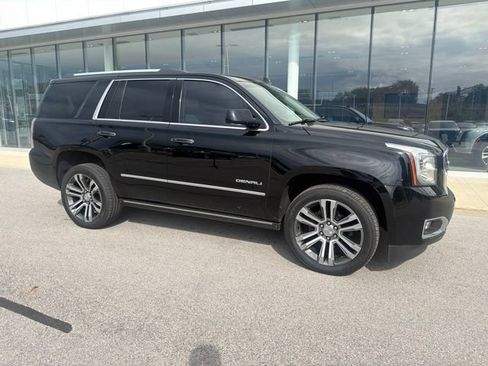 Used 2018 GMC Yukon Denali w/ Denali Ultimate Package AWD/4WD image 2