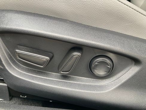 Certified 2025 Toyota Camry SE w/ Convenience Package image 12