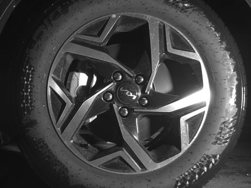 Used 2025 Kia Sportage LX image 12