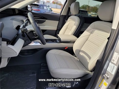 New 2026 Lincoln Nautilus Reserve image 5