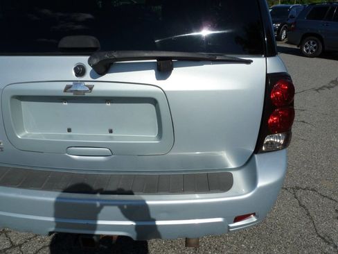 Used 2008 Chevrolet TrailBlazer LT w/ Sun And Sound Package AWD/4WD image 8