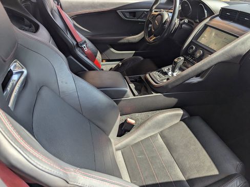 Used 2020 Jaguar F-TYPE Checkered Flag image 13