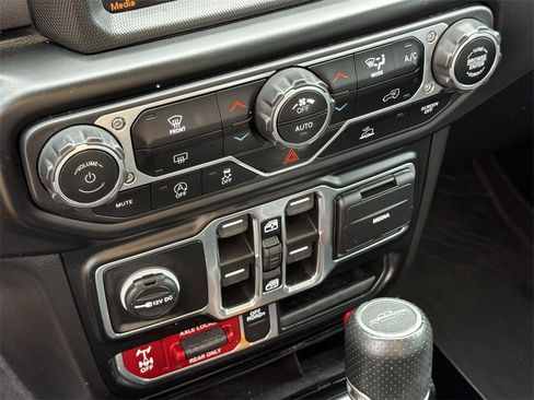 Used 2022 Jeep Gladiator Mojave image 19
