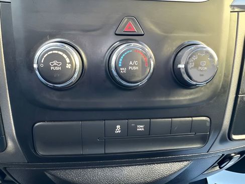 Used 2019 RAM 1500 Express AWD/4WD image 16