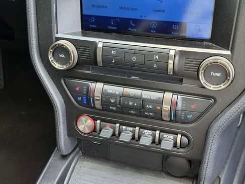 Used 2020 Ford Mustang Shelby GT500 w/ Technology Package image 39