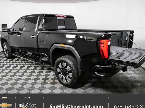 Used 2025 GMC Sierra 2500 Denali image 32