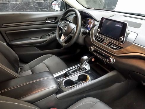 Used 2024 Nissan Altima 2.5 SV image 25