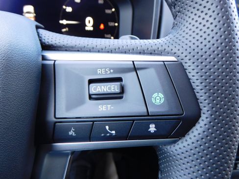 New 2025 Mitsubishi Outlander SE image 18