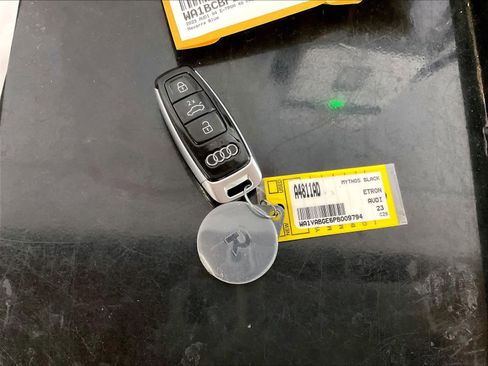 Used 2023 Audi e-tron Chronos w/ Chronos Package image 12