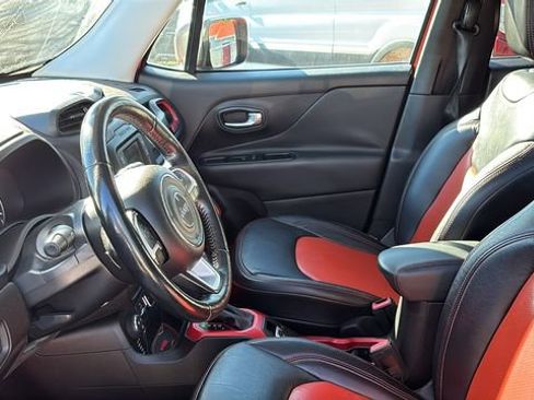 Used 2016 Jeep Renegade Trailhawk w/ Cold Weather Group AWD/4WD image 23