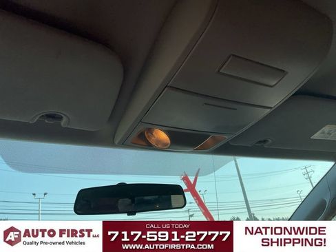 Used 2017 Dodge Grand Caravan SE FWD image 17