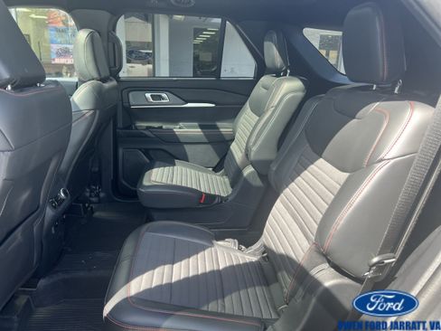 Used 2025 Ford Explorer ST-Line w/ Premium Package AWD/4WD image 11