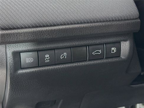 Used 2025 Toyota Camry SE image 14