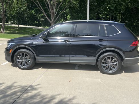 Certified 2022 Volkswagen Tiguan SE FWD image 6