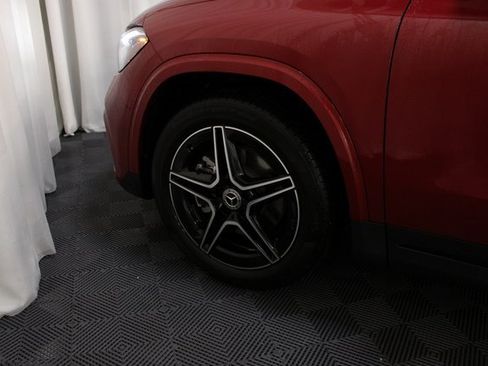 Used 2025 Mercedes-Benz GLA 250 4MATIC image 9