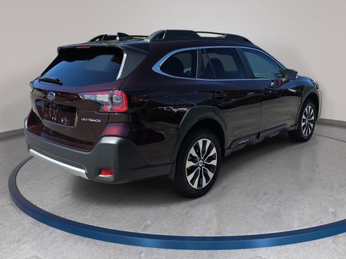 Used 2025 Subaru Outback Limited AWD/4WD image 5