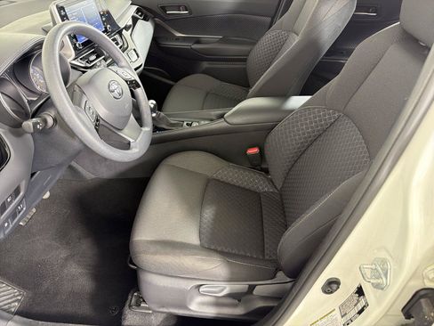 Used 2021 Toyota C-HR LE FWD image 5