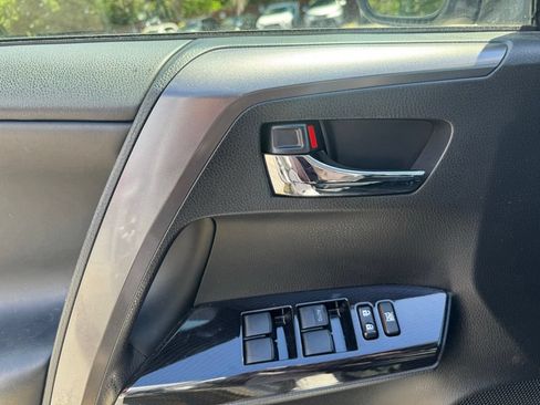 Used 2018 Toyota RAV4 SE w/ Power Extra Value Package AWD/4WD image 24