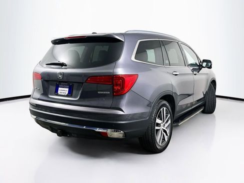 Certified 2018 Honda Pilot Touring image 7