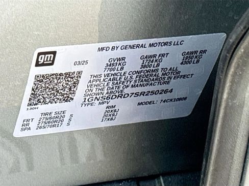 Used 2025 Chevrolet Suburban Z71 AWD/4WD image 33