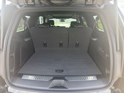 Used 2025 GMC Yukon XL Denali w/ Sun & Power Step Package image 6