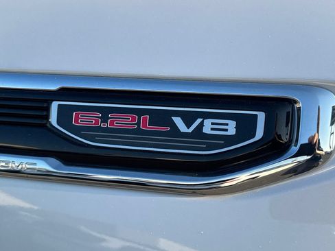 Used 2023 GMC Sierra 1500 SLT w/ SLT Premium Plus Package AWD/4WD image 11