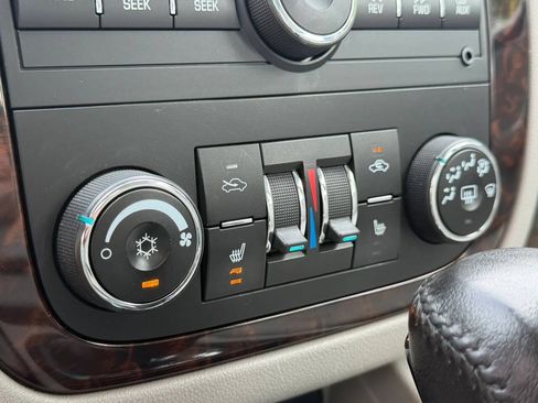 Used 2012 Chevrolet Impala LTZ FWD image 21