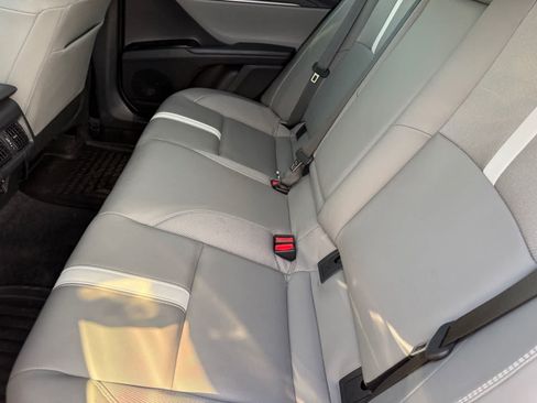 Used 2025 Toyota Camry SE w/ Convenience Package FWD image 11