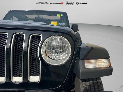 Certified 2022 Jeep Wrangler Unlimited Sahara w/ Cold Weather Group image 9