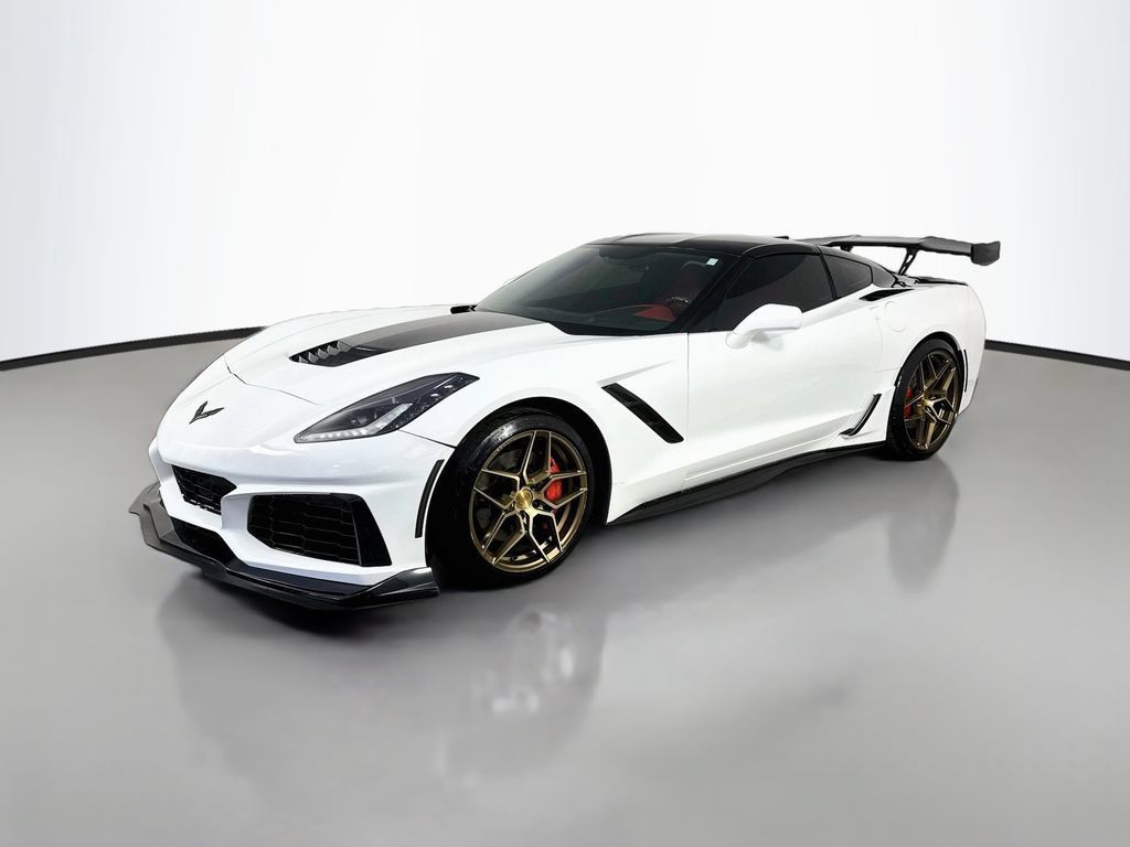 Used 2014 Chevrolet Corvette Stingray Coupe w/ 3LT Preferred Equipment Group RWD image 3