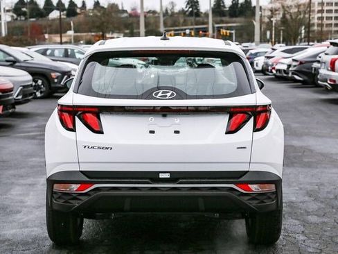 Certified 2024 Hyundai Tucson SE image 9
