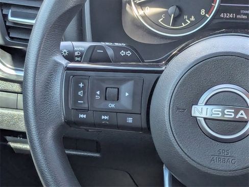 Used 2023 Nissan Rogue SV image 19