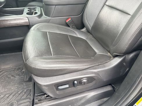 Used 2022 Chevrolet Silverado 2500 LTZ w/ LTZ Premium Package image 11