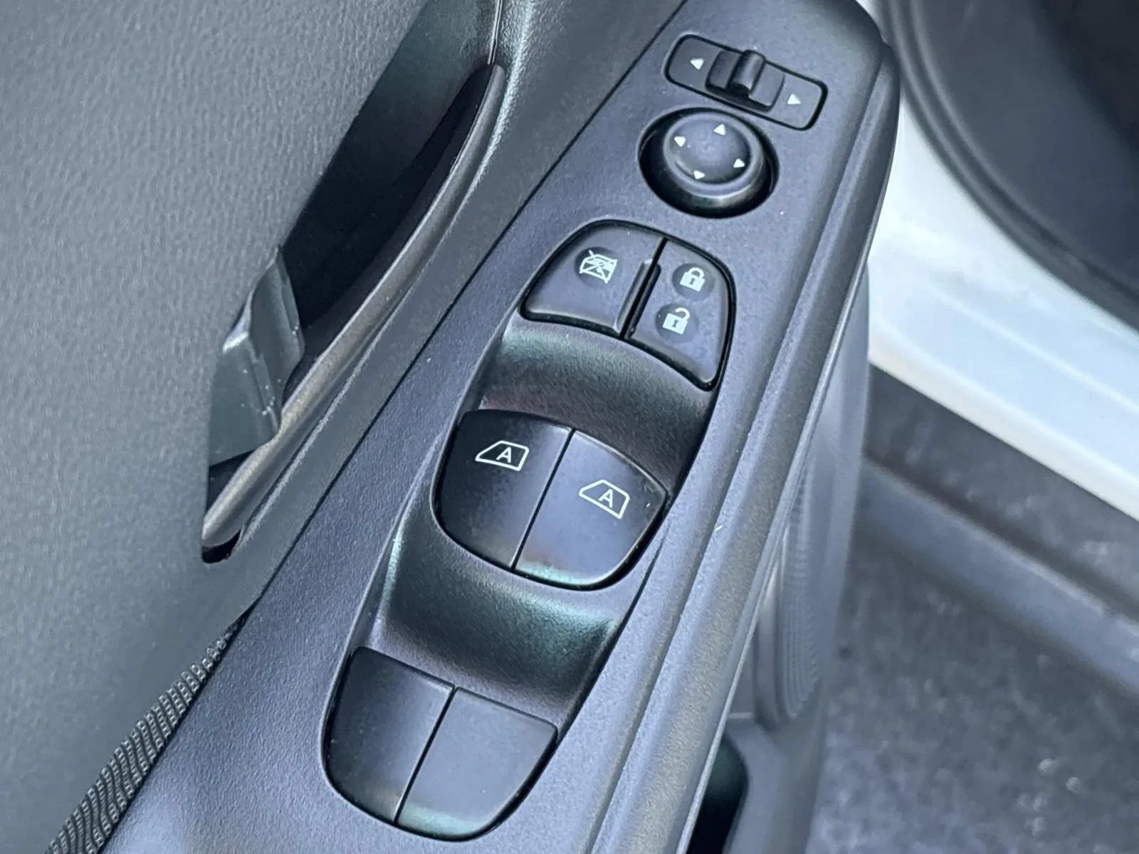 Used 2024 Nissan Kicks S FWD image 26