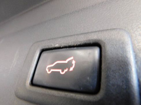 Used 2019 Subaru Ascent Touring w/ Popular Package #2A AWD/4WD image 17
