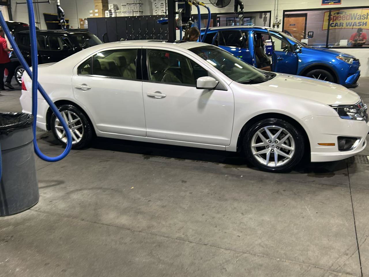 Used 2010 Ford Fusion SEL FWD image 4