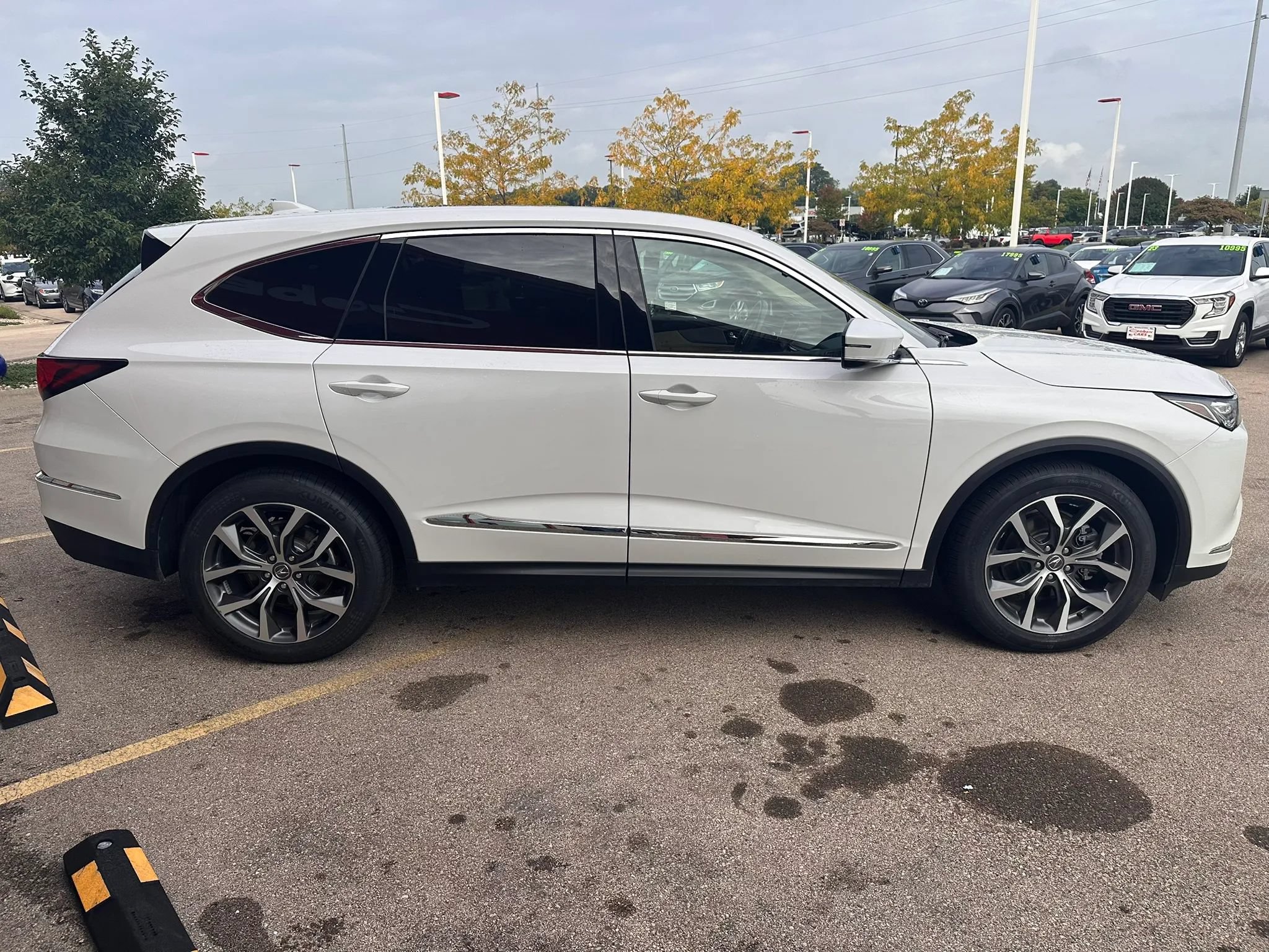 Used 2023 Acura MDX w/ Technology Package AWD/4WD image 4